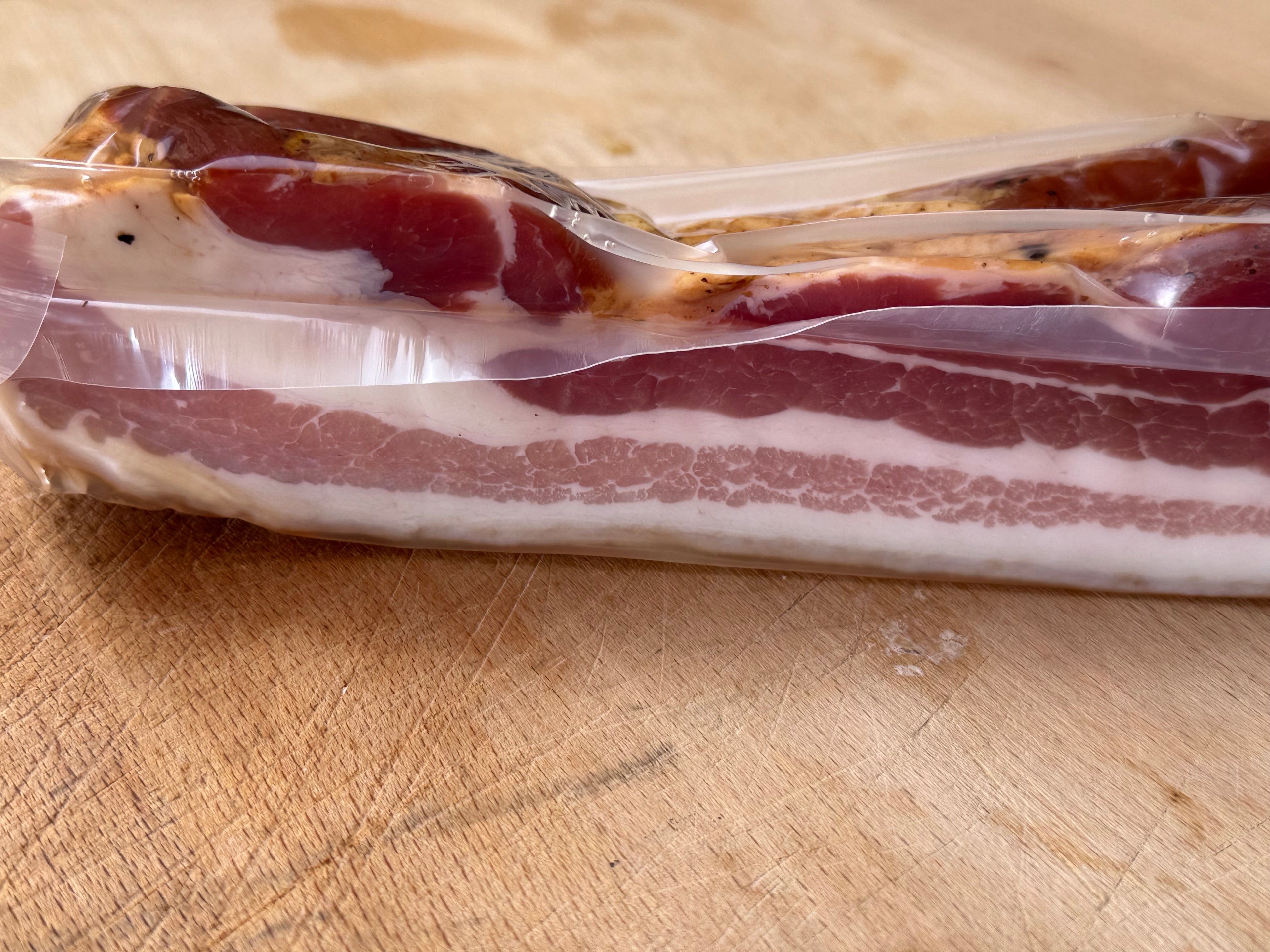 Ammerländer Bauchspeck geräuchert – Traditionshandwerk von Karl Hobbie